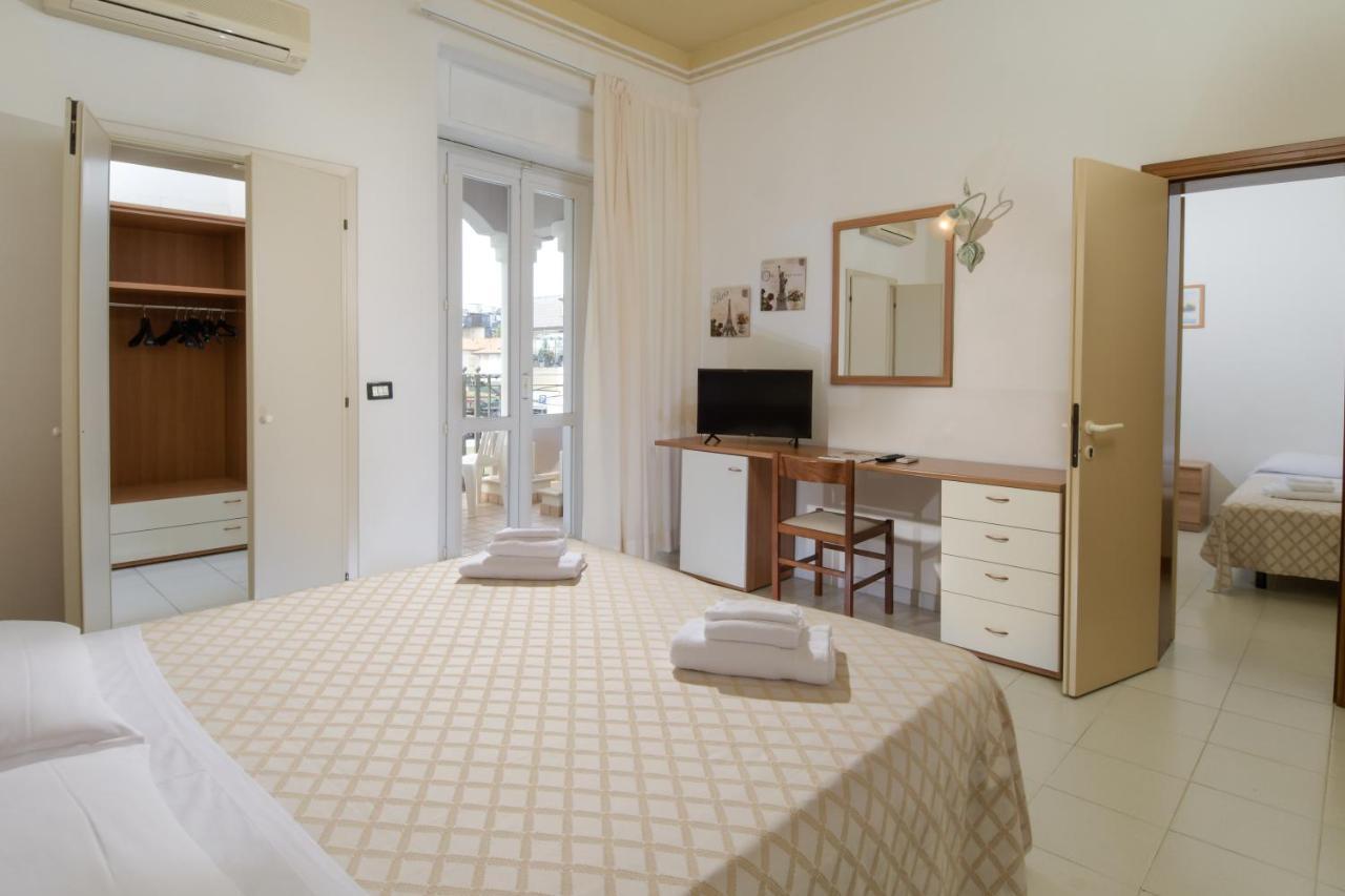 Hotel Continental Cattolica Exterior photo