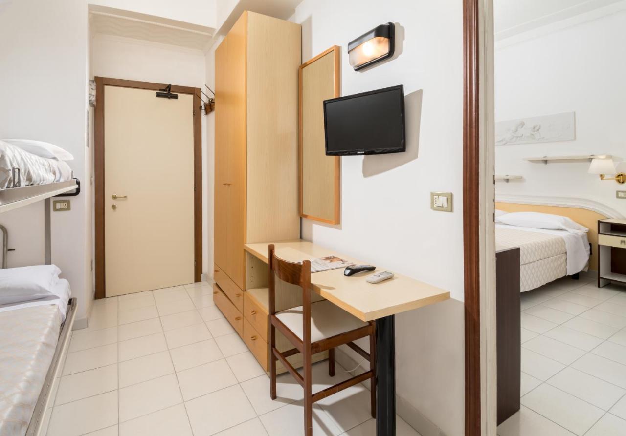 Hotel Continental Cattolica Exterior photo