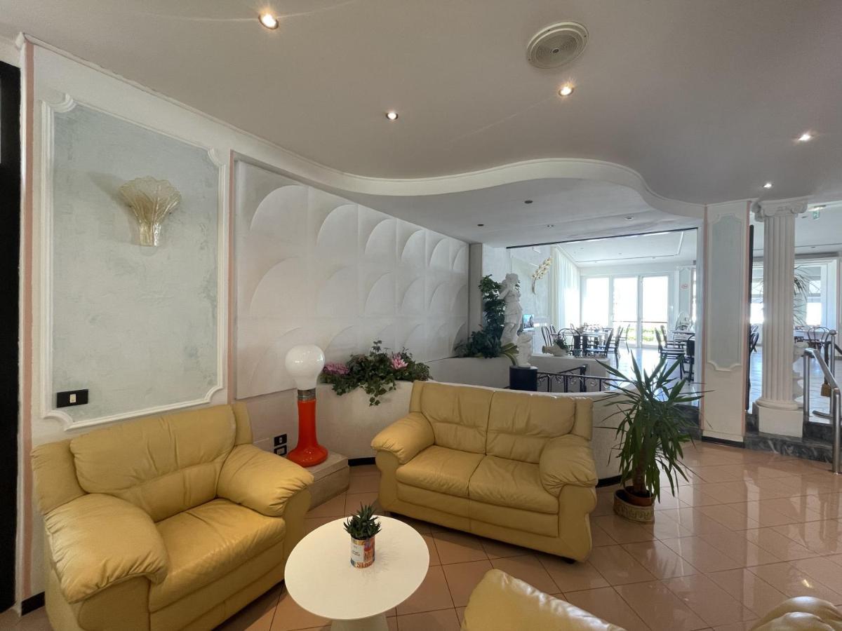 Hotel Continental Cattolica Exterior photo