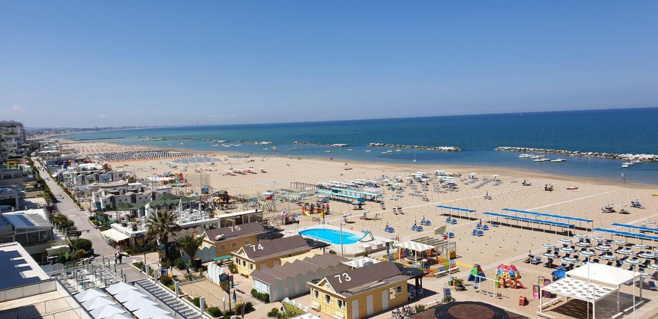 Hotel Continental Cattolica Exterior photo